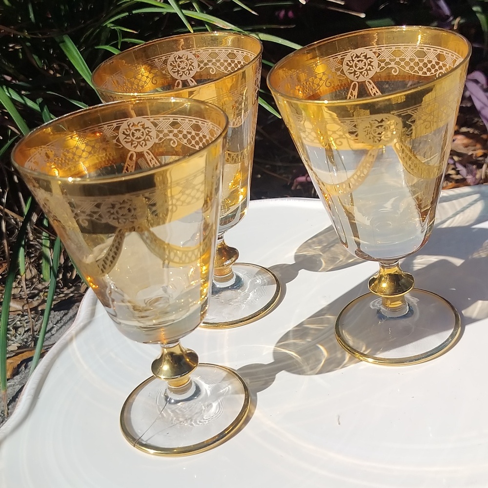 Vintage Italian Gold Trimmed Glasses Set Of Three